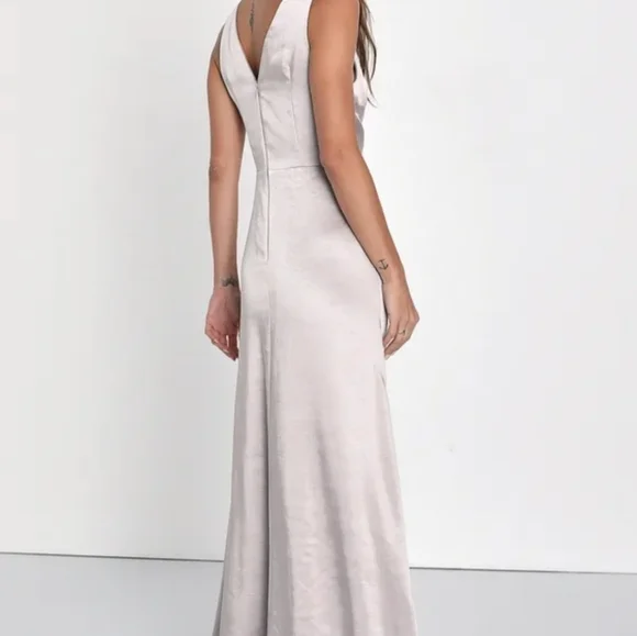 NWOT Lulu's Grey Satin Sleeveless Pleated Maxi Dress Size XL=14/16
